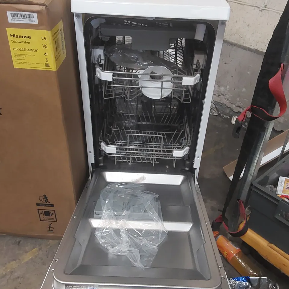 BOXED SWAN SR156150W 47CM UNDER-COUNTER FREEZER - WHITE