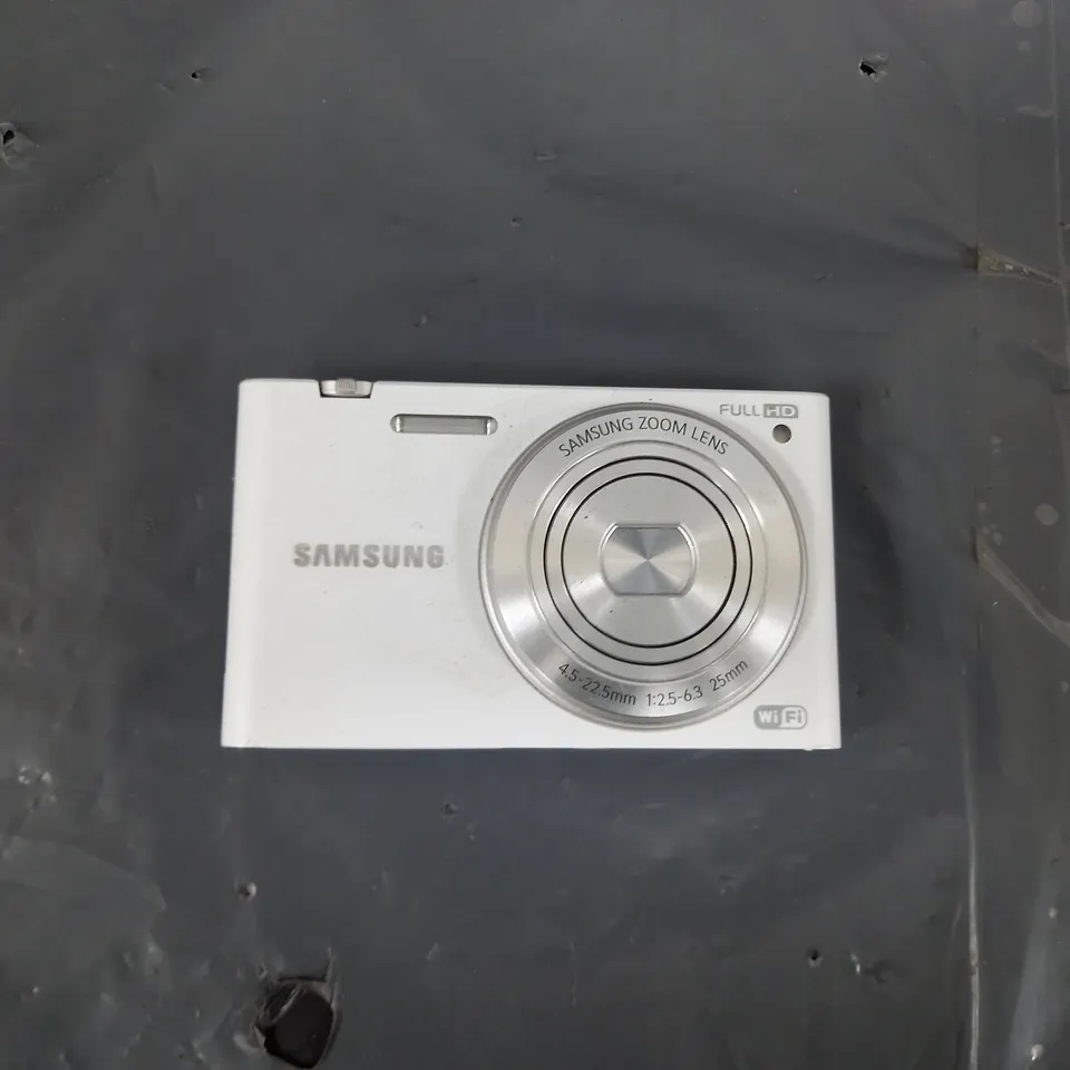 SAMSUNG MV900F 