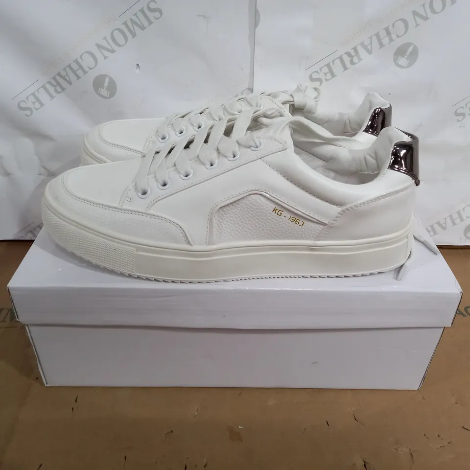 ELVIN WHITE SYNTHETIC SNEAKERS SIZE 43