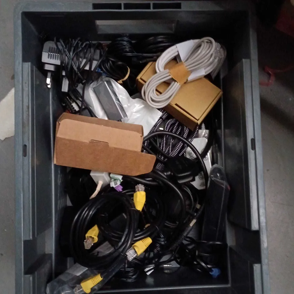 APPROXIMATELY 15 ASSORTED ELECTRICAL ITEMS TO INCLUDE SKY TV REMOTE, TELEPHONE CABLES AND POWER ADAPTERS