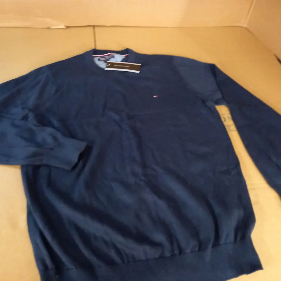 TOMMY HILFIGER NAVY KNIT CREW JUMPER - L