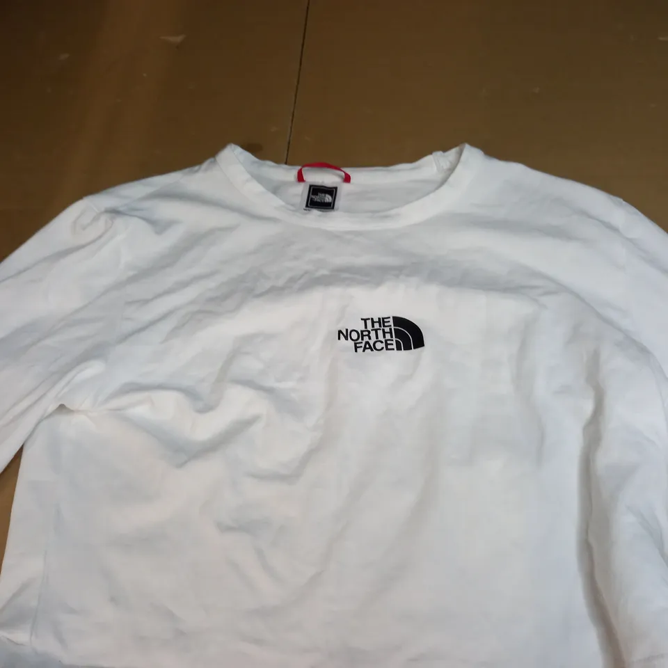 THE NORTH FACE CROPPED T-SHIRT SIZE M