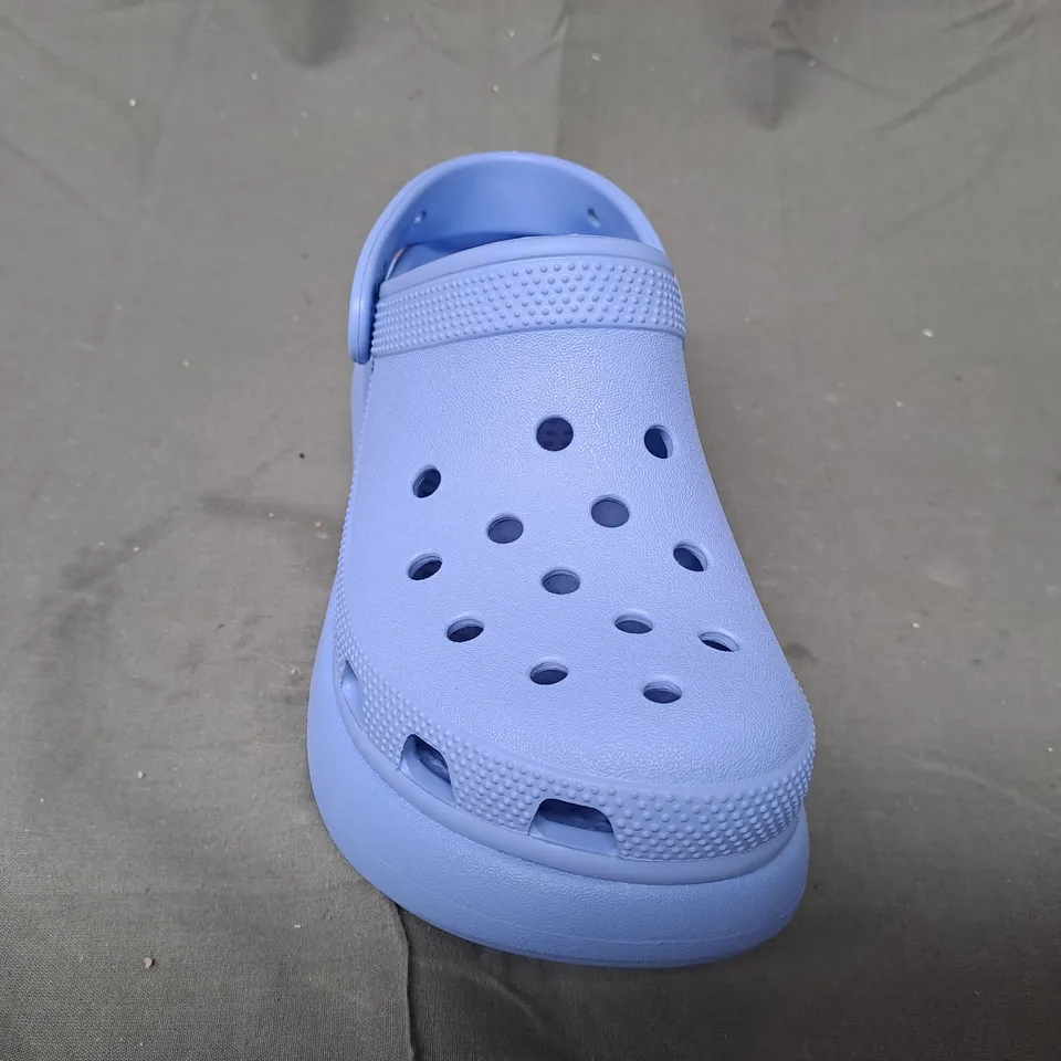 PAIR OF CROCS CRUSH CLOGS IN MOON JELLY UK M3/W4