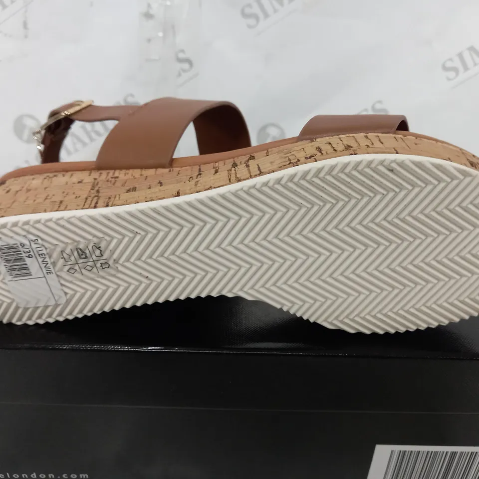 BOXED DUNE WOMANS TAN LEATHER SANDLES SIZE 6