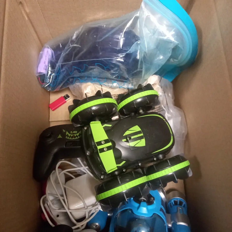 BOX OF APPROXIMATELY 5 ASSORTED ITEMS TO INCLUDE GAME CONTROLLER, WATER GUN, RC CAR ETC
