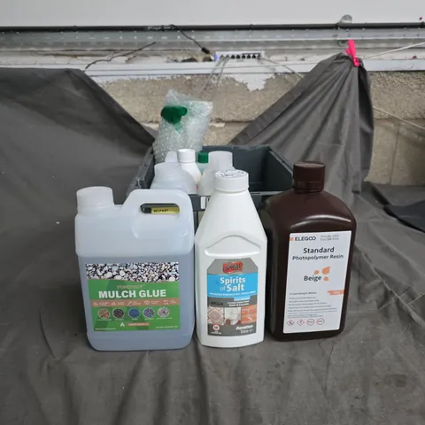 APPROXIMATELY 10 ITEMS INCLUDING ASSORTED CHEMICAL CONTAINERS: MULCH GLUE, SPIRITS OF SALT & PHOTOPOLYMER RESIN PLUS VARIOUS CLEANING PRODUCTS.