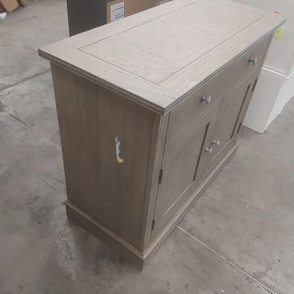 HELI SOLID WOOD 2 - DOOR CABINET
