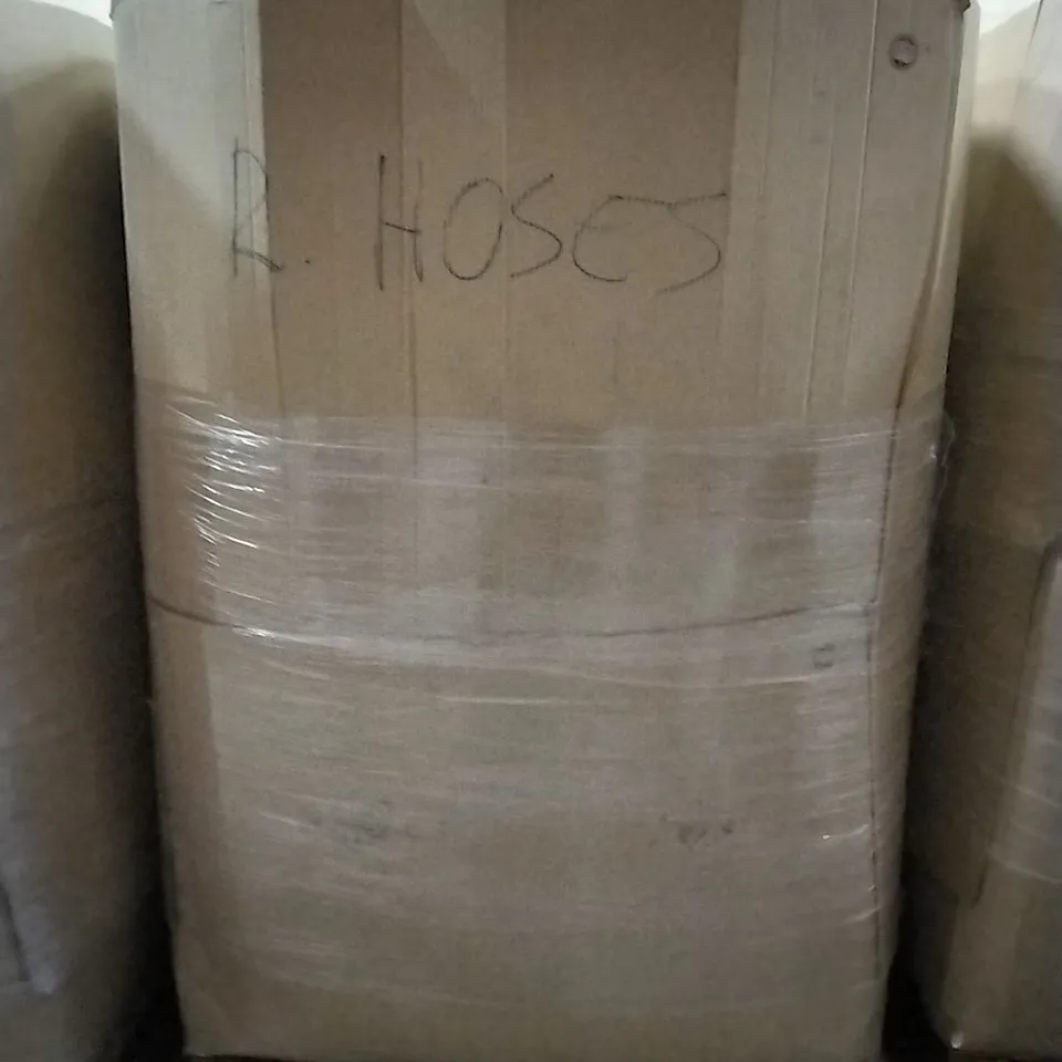PALLET CONTAINING LARGE QUANTITIES OF HOSES