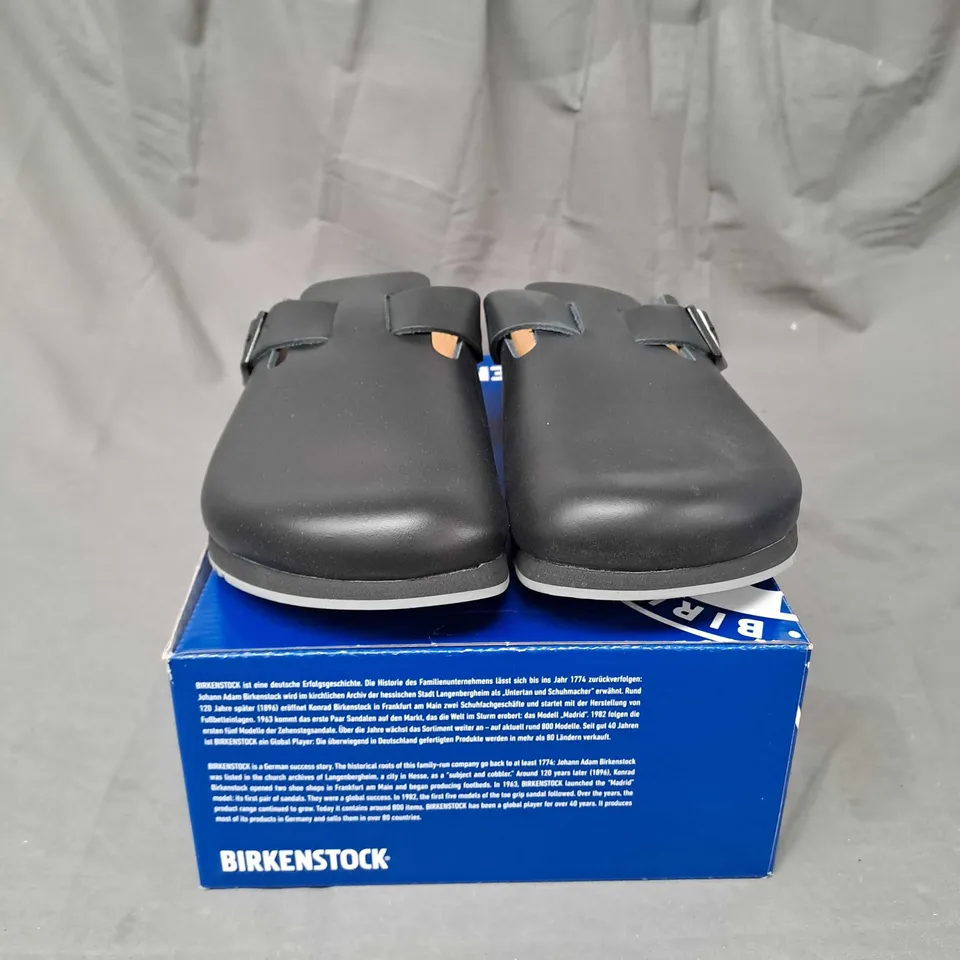 BOXED BIRKENSTOCK BOSTON SLIM FIT SUEDE MULES - SIZE 9