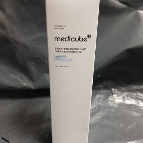 MEDICUBE ZERO PORE BLACKHEAD DEEP CLEANSING OIL – 205 ML