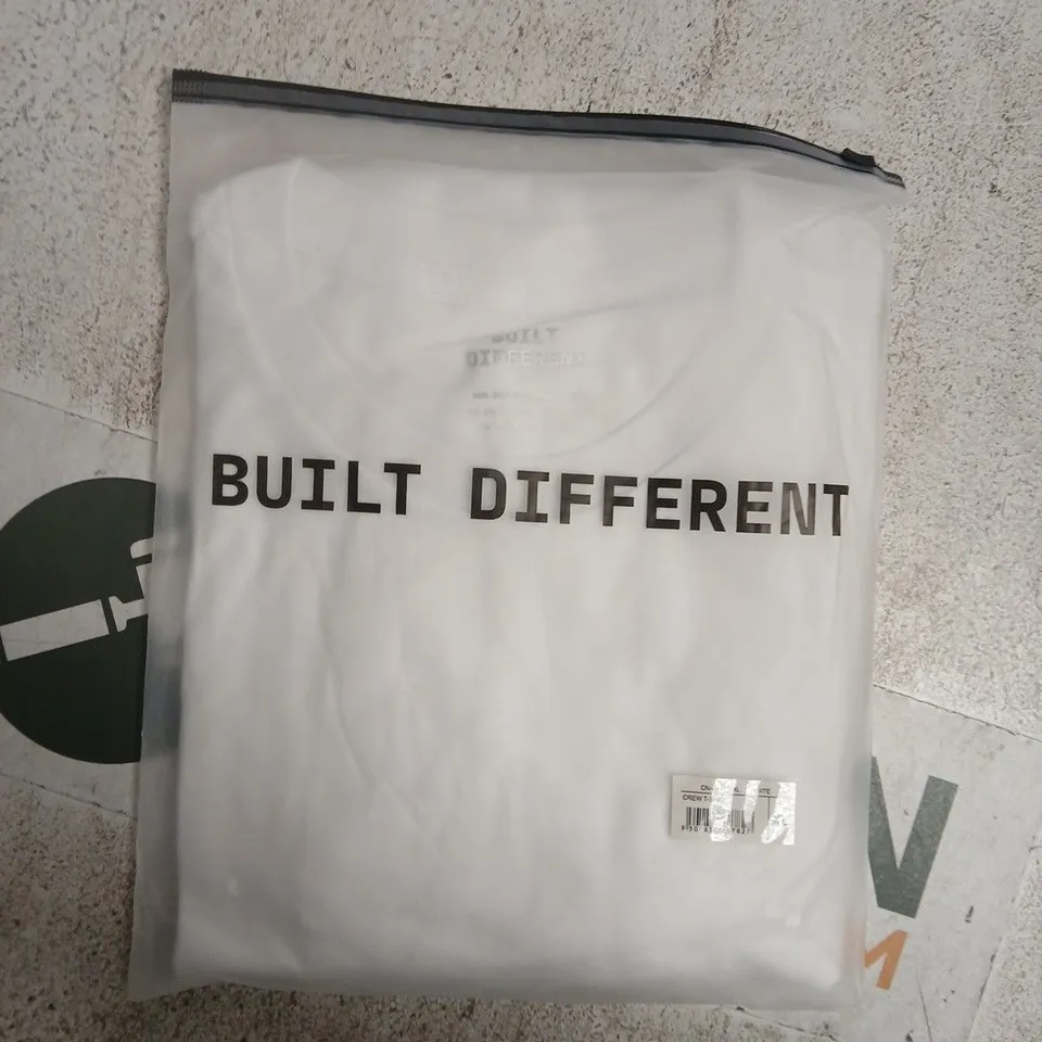 BAGGED BUILT DIFFERENT CREW T-SHIRT IN WHITE SIZE XL