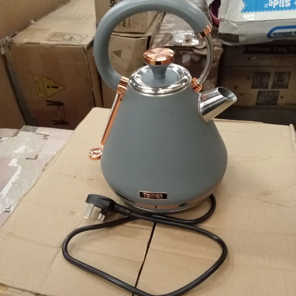 TOWER T10044RGG CAVALETTO 1.7L PYRAMID KETTLE 