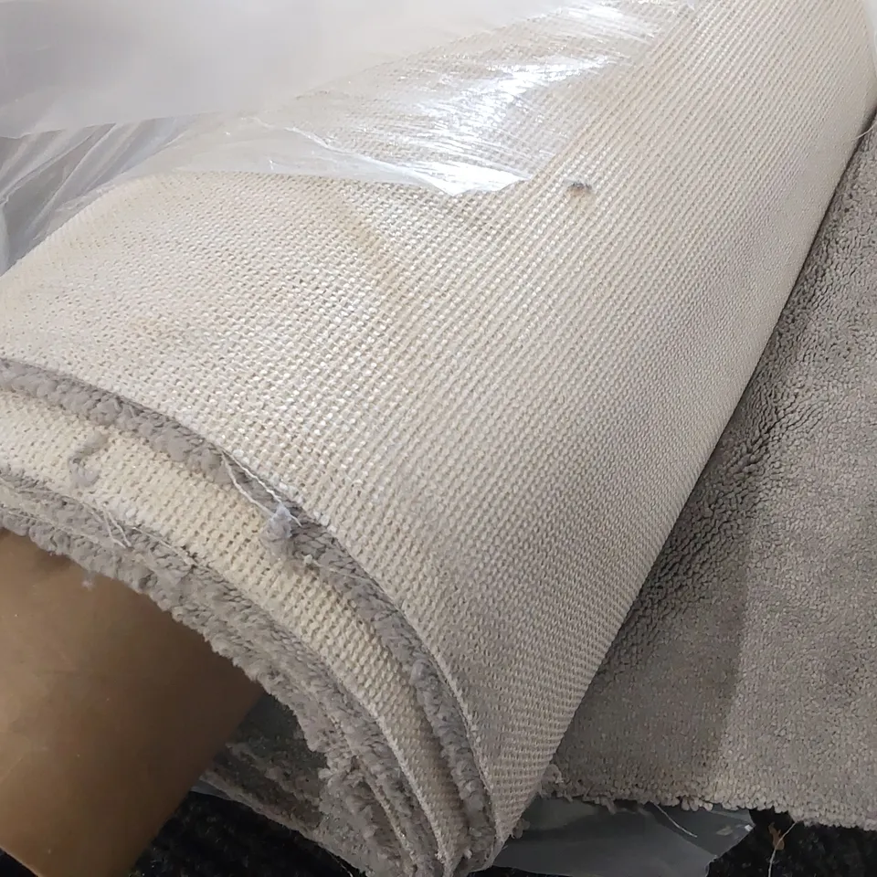 ROLL OF QUALITY NEW EC HEARTLAND STANKLYN CARPET - APPROXIMATELY 4.3 x 5m