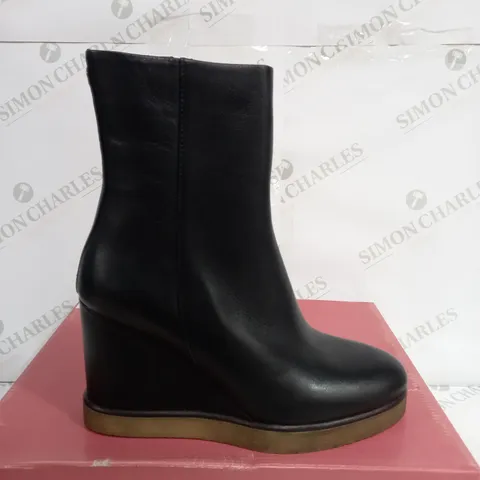 BOXED MODA IN PELLE AMBALINE BLACK LEATHER BOOTS - SIZE 6