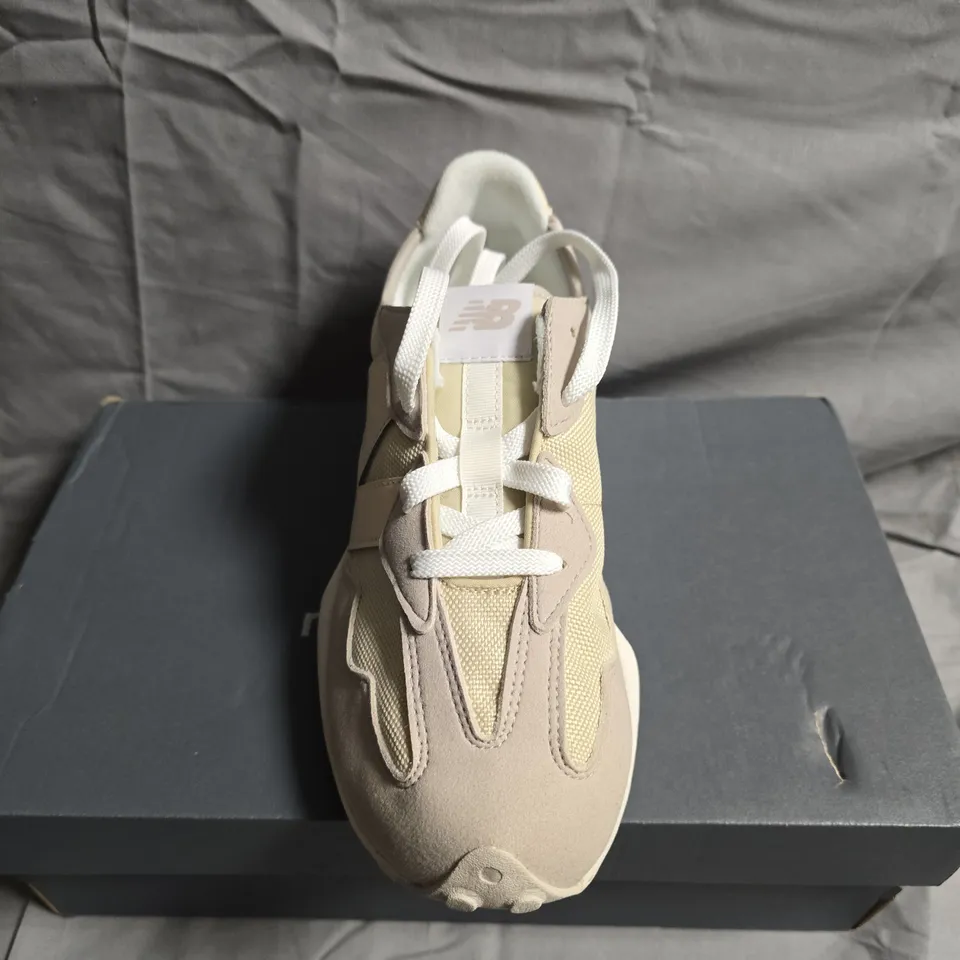 BOXED PAIR OF NEW BALANCE TRAINERS - UK SIZE UNSPECIFIED