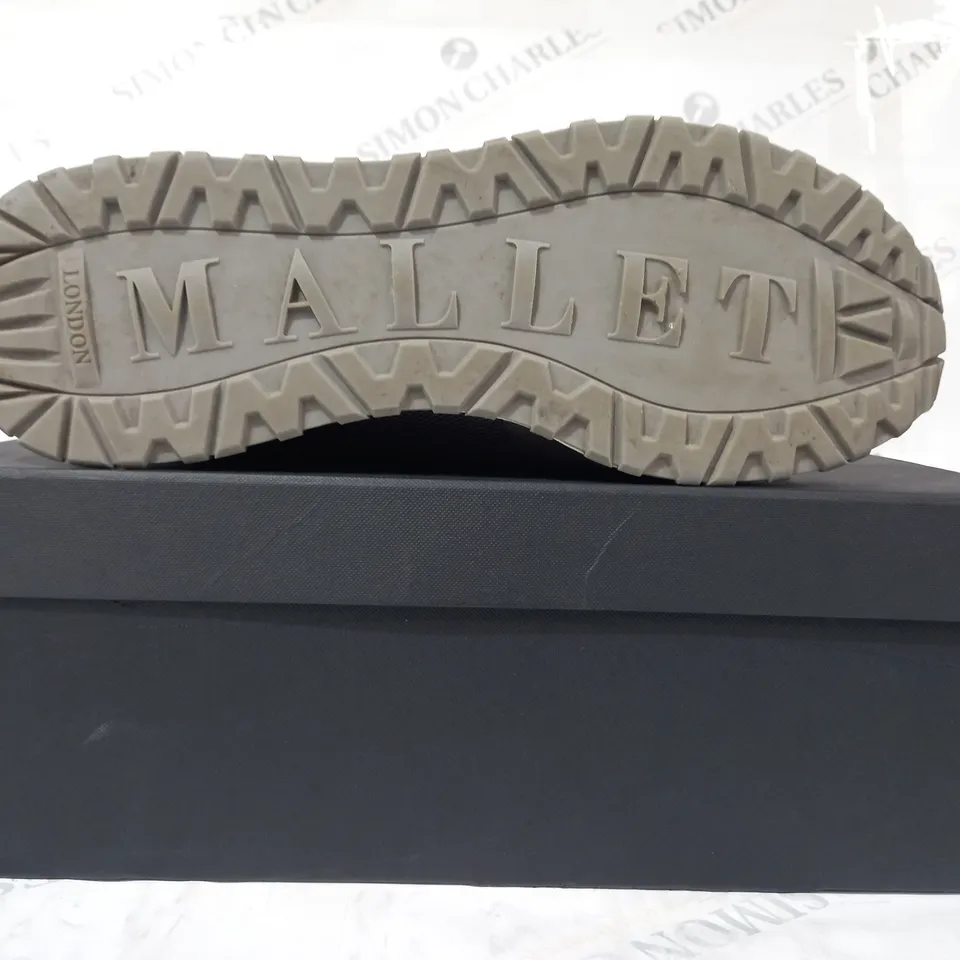 BOXED PAIR OF MALLET ARCHWAY 2.0 SHOES IN GREY UK SIZE 11
