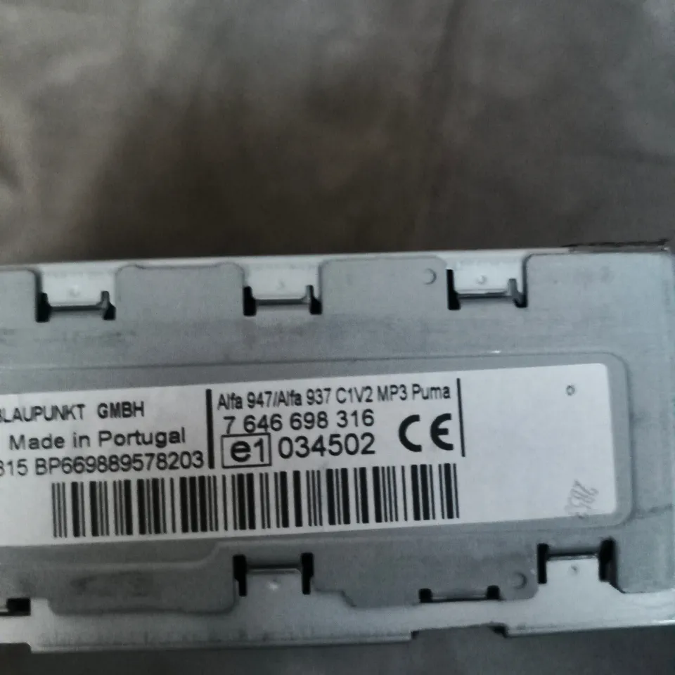 BLAUPUNKT CAR RADIO HEAD UNIT MP3 CD PLAYER (DIN)