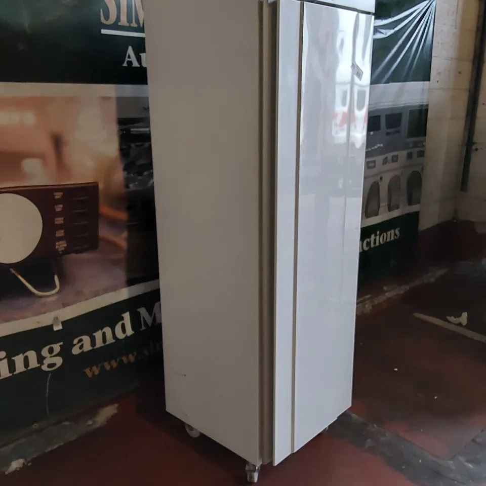 GRAM K410 LGC 6W COMPACT LIGHT DUTY DFRIDGE - WHITE 