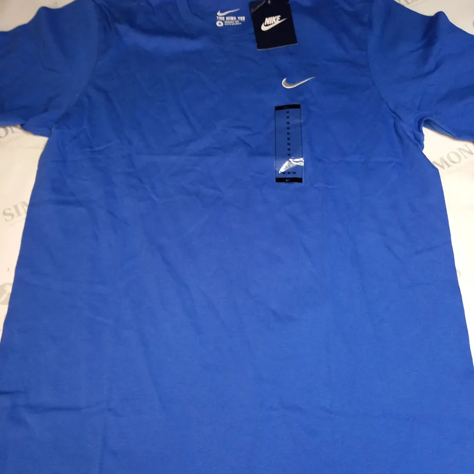 NIKE LOGO CASUAL T-SHIRT SIZE M 