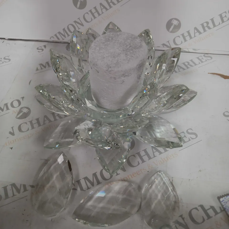 JULIAN MCDONALD LOTUS CANDLE HOLDER - CLEAR