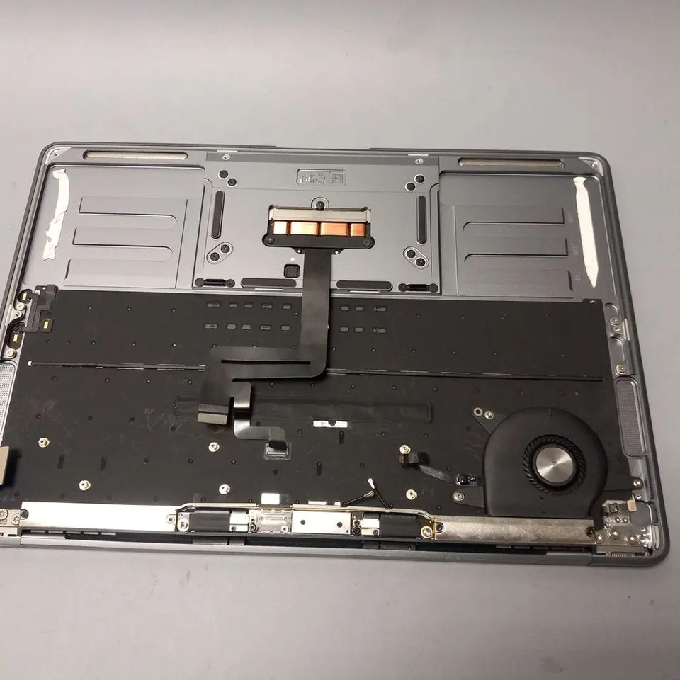 APPLE MACBOOK AIR - A1932