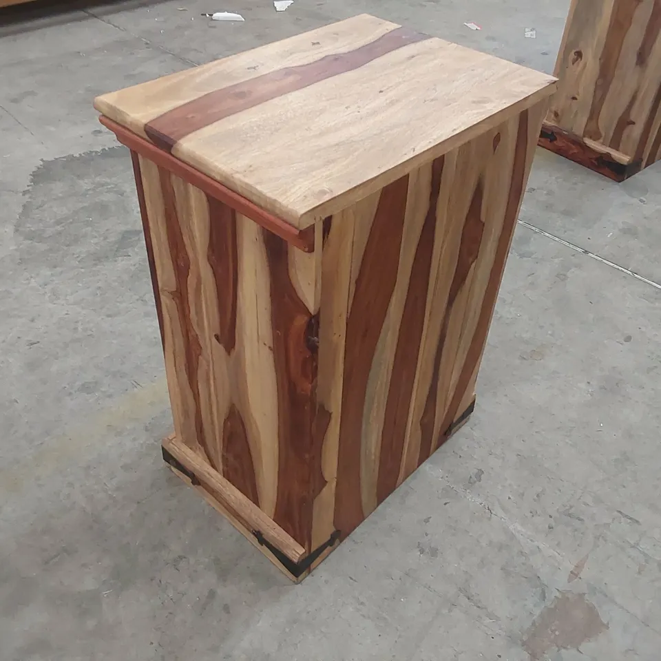 DESIGNER WOODEN 1 DRAWER, 1 DOOR BEDSIDE TABLE