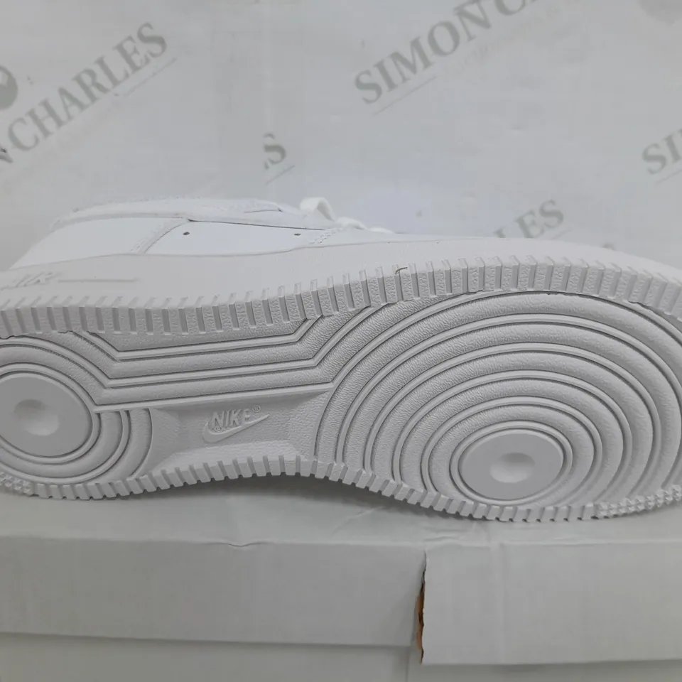 BOXED PAIR OF NIKE WOMENS AIR FORCE 1 '07 IN WHITE - UK 6