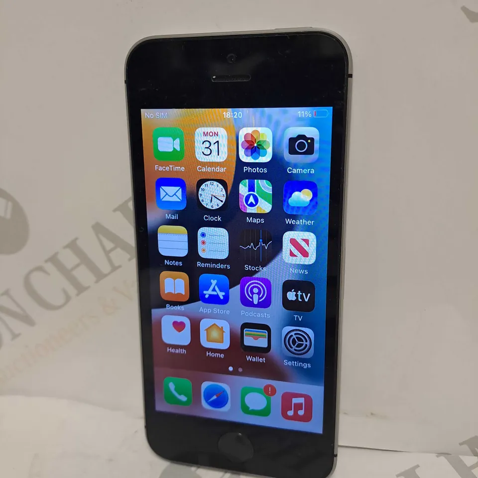 APPLE IPHONE SE SMARTPHONE 