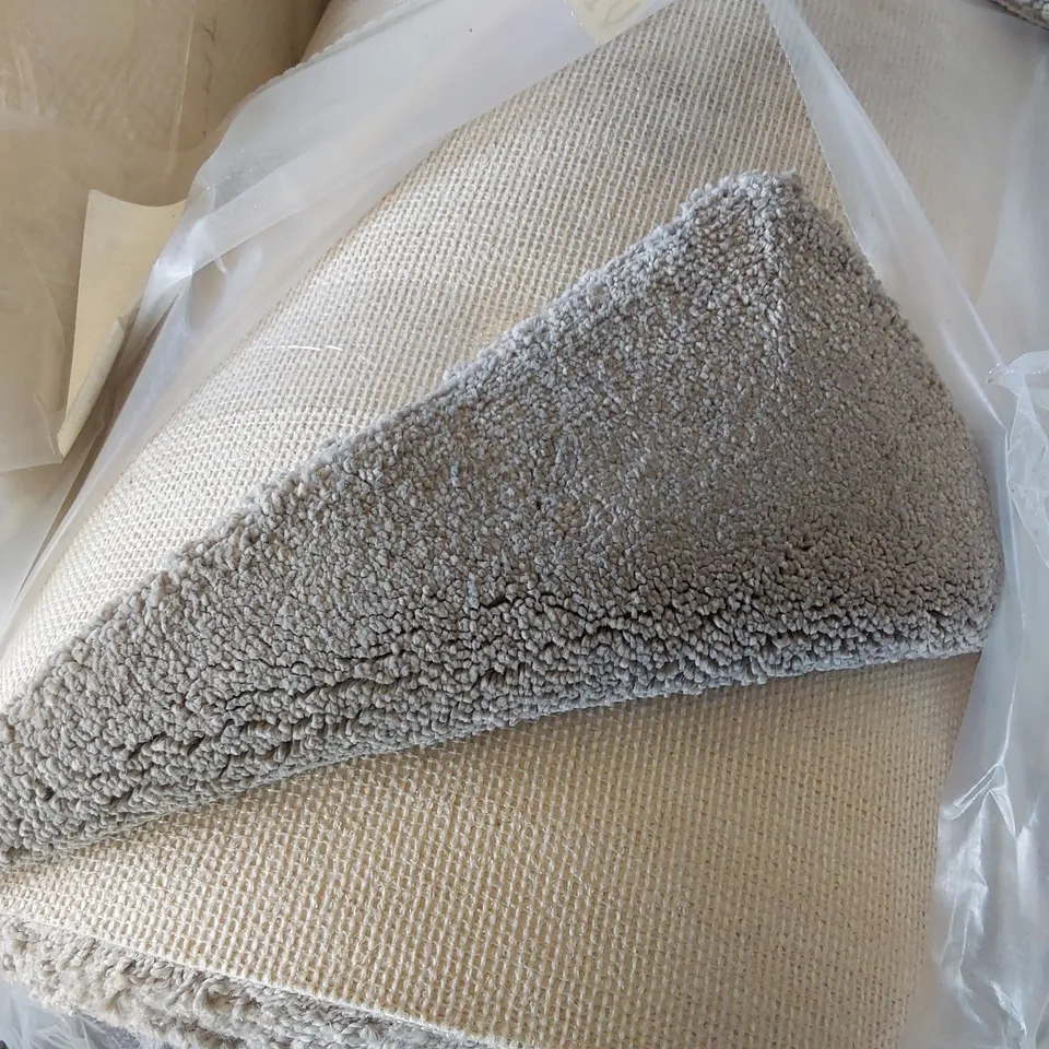 ROLL OF QUALITY EC HEARTLAND ULTRA STANKLYN CARPET // SIZE: APPROXIMATELY 5 X 6.4m