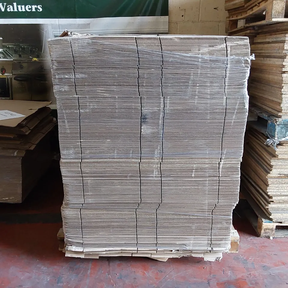 PALLET OF APPROXIMATELY 200X CARDBOARD BOXES (APPROXIMATELY 320X110X1665MM)