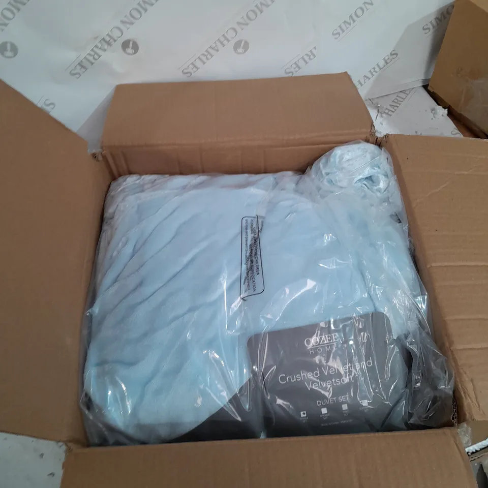 BOXED COZEE HOME CRUSHED VELVET BABY BLUE SINGLE BEDDING