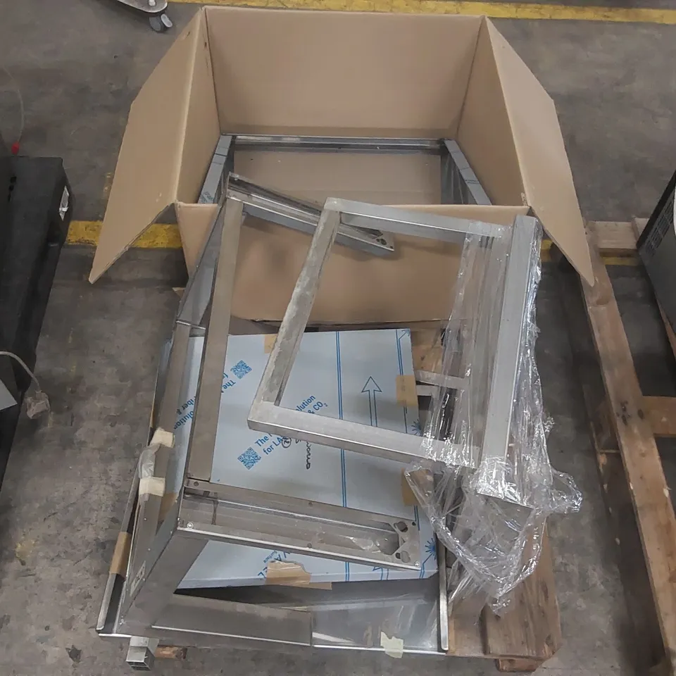PALLET OF ASSORTED STAINLESS STEEL CATERING ITEMS INCLUDING: GRILL WALL BRACKET, LINCAT BENCH STAND ECT