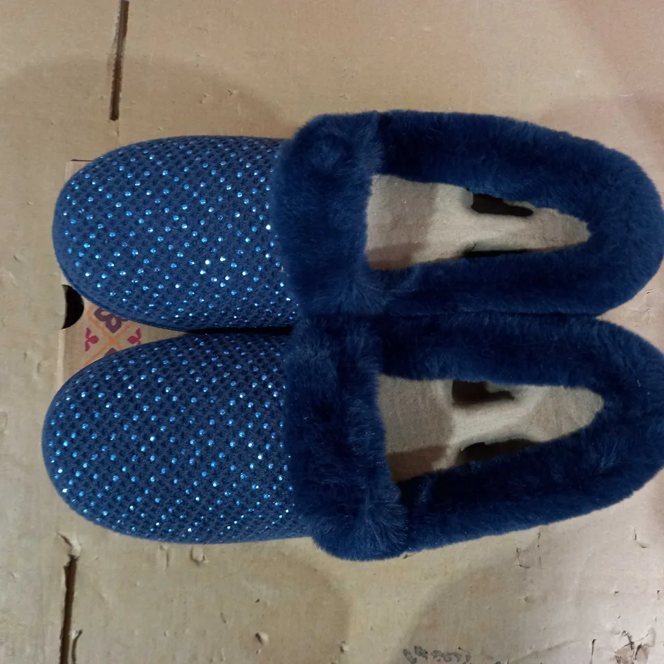 SKETCHERS COZY SLIPPERS - NAVY - SIZE 8
