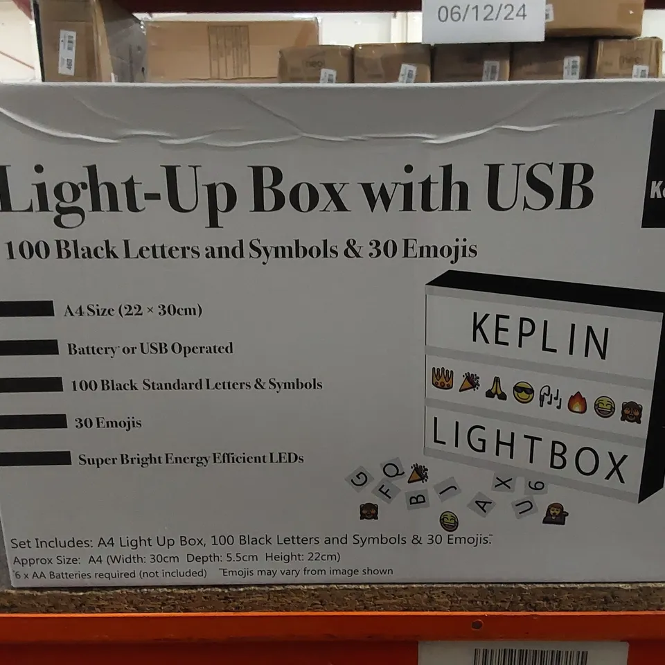 BOXED KEPLIN LIGHT-UP BOX WITH USB (1 BOX)