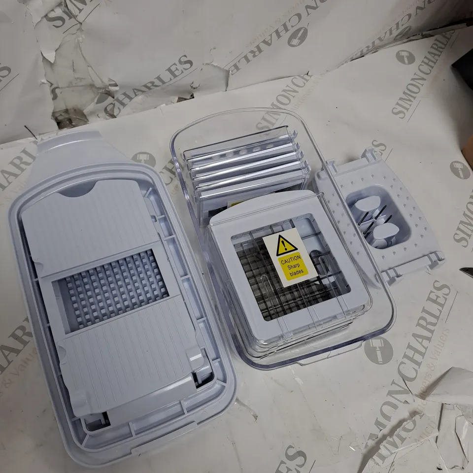 COOK'S ESSENTIALS MULTIFUNCTIONAL SLICER & DICER - WHITE