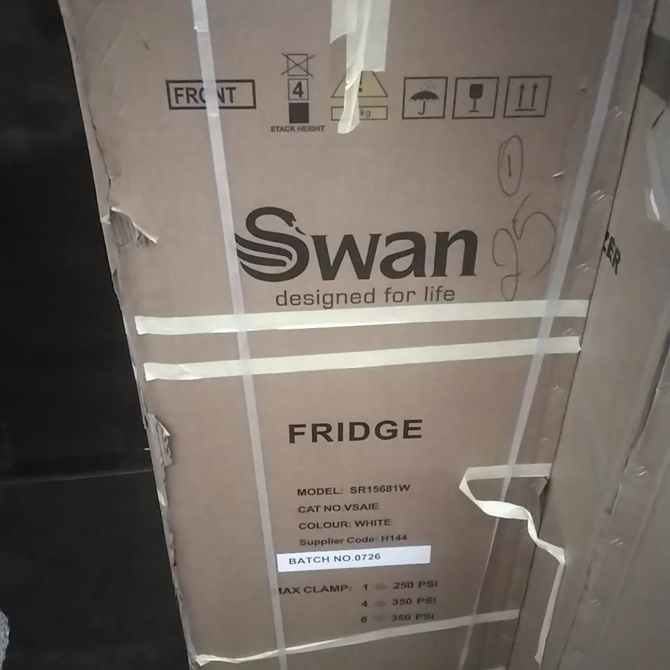 SWAN
SR15681W 143CM HIGH, 55CM WIDE TALL LARDER FRIDGE - WHITE