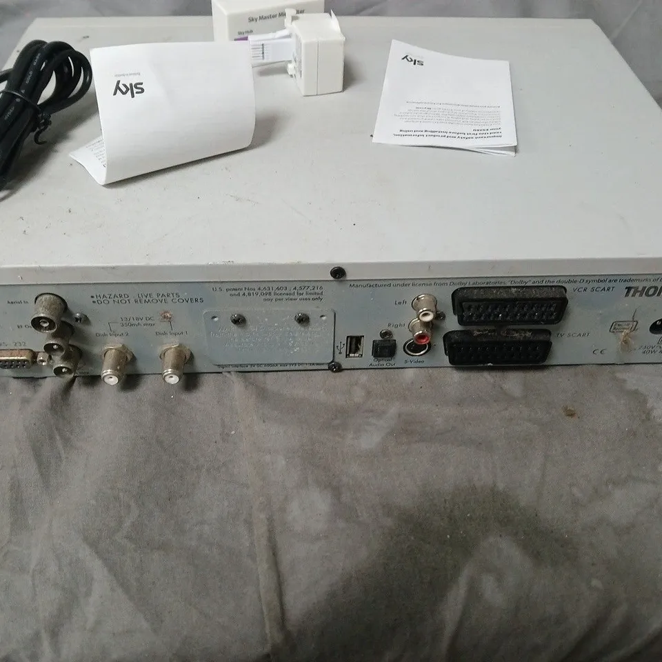 SKY Q SILVER SET TOP BOX WITH WIRES