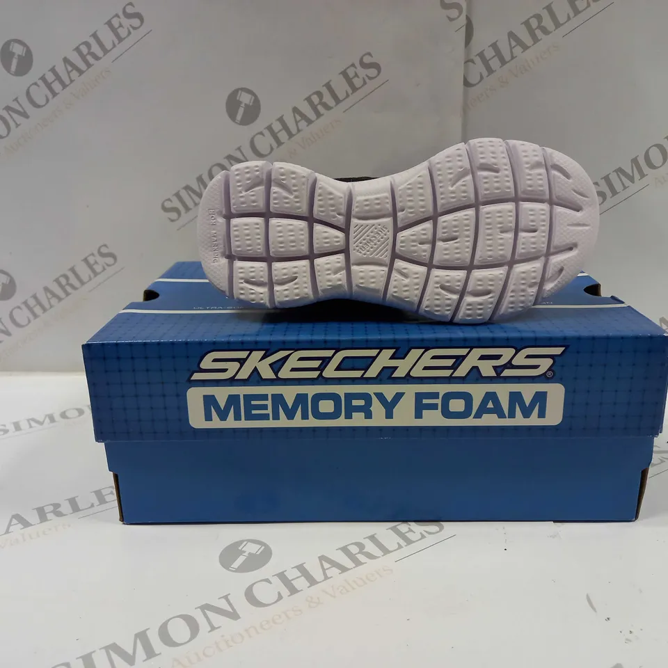BOXED PAIR OF SKECHERS GIRLS SUMMITS - WORTH WILD SHOES UK SIZE 9.5 