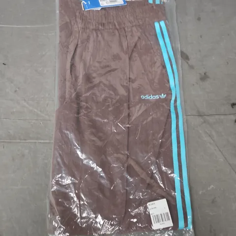 BAGGED ADIDAS TAILORED PANTS – AUBURN, UK L