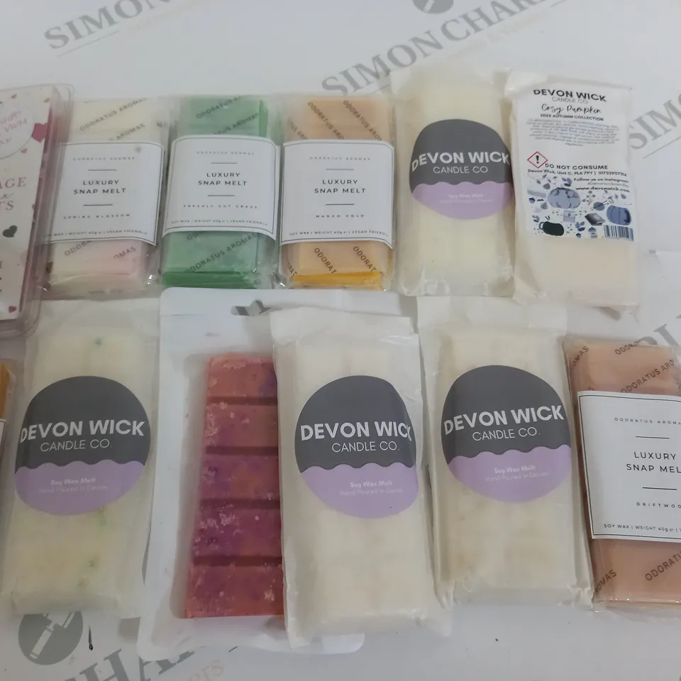 LOT OF ASSORTED WAX MELTS