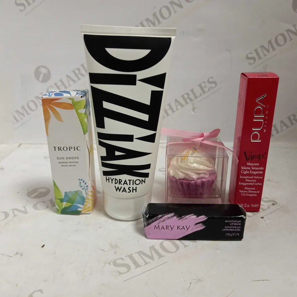 LOT OF APPROXIMATELY 20 ASSORTED HEALTH & BEAUTY ITEMS, TO INCLUDE TAN, MASCARA, LIP BALM, ETC