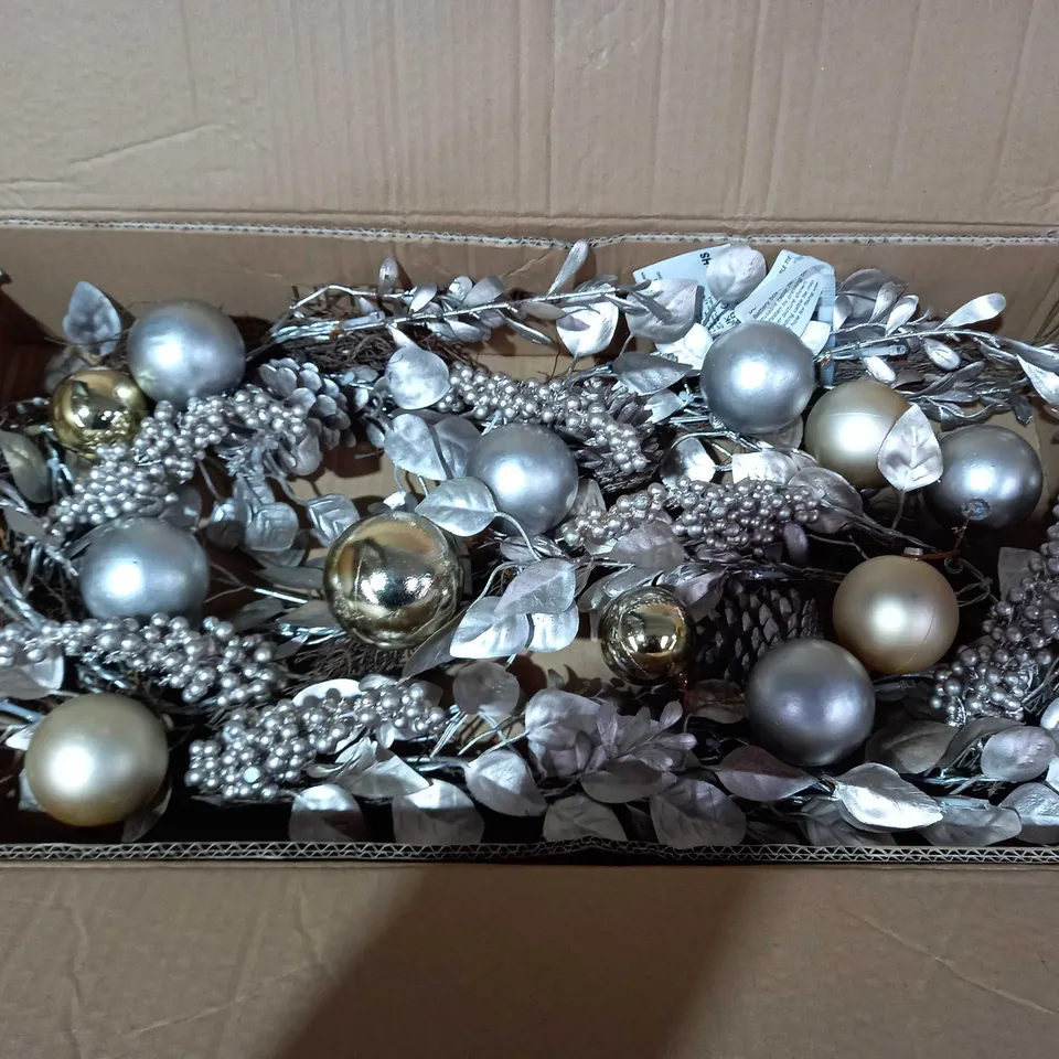 6FT CHAMPAGNE GOLD PRE LIT GARLAND RRP £39.99