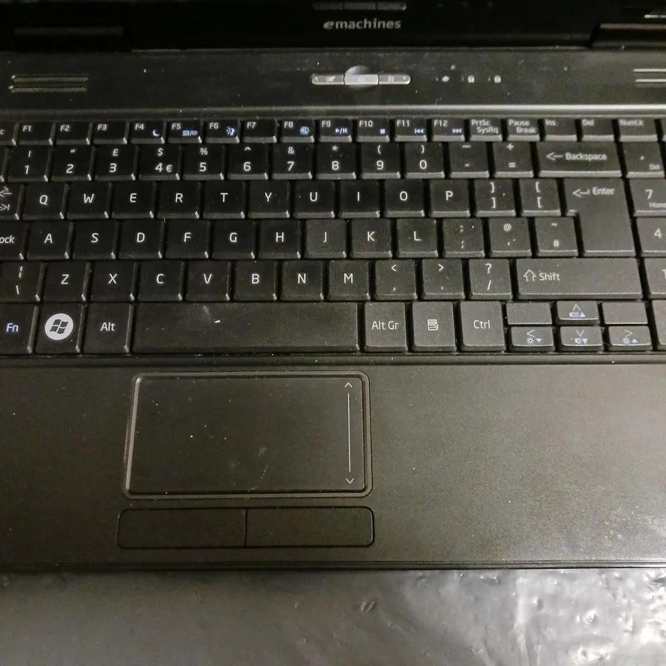 EMACHINES E525 LAPTOP