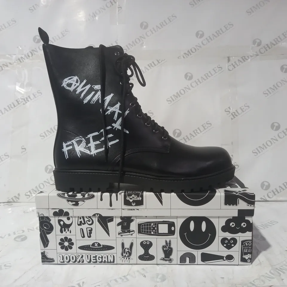 BRAND NEW BOXED PAIR OF KOI THE STATEMENT ANIMAL FREE VEGAN LEATHER MEN'S MILITARY BOOTS IN BLACK UK SIZE 12