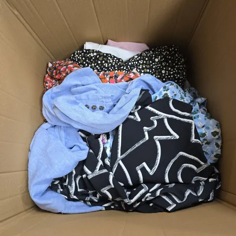 BOX OF APPROXIMATELY 12 ASSORTED CLOTHING ITEMS IN VARIOUS STYLES , COLOURS AND SIZES 