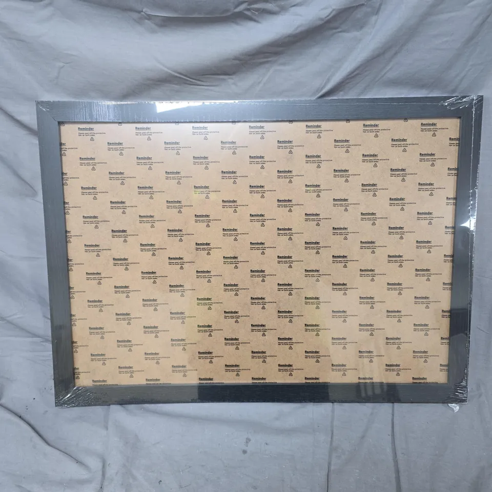 FRAME WALL DECOR – BLACK