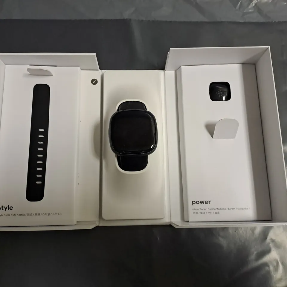 BOXED FITBIT VERSA 4 FITNESS SMARTWATCH