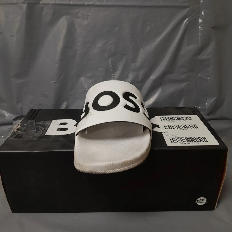 BOSS MENS SLIDERS WHITE SIZE 8