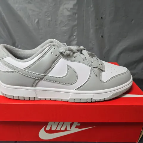 BOXED PAIR OF NIKE DUNK LOW RETRO TRAINERS IN GREY/WHITE - UK 9