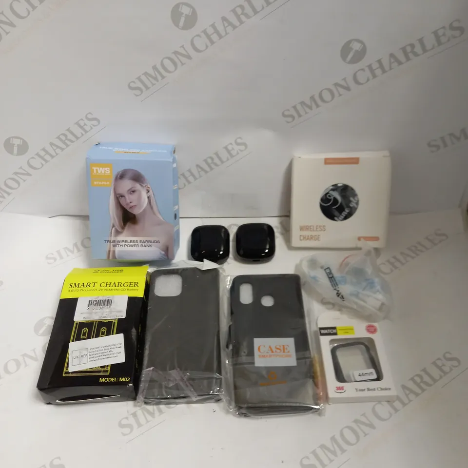 LOT TO CONTAIN APPROX. 20 ASSORTED PHONE ACCESSORIES, INCLUDES WIRELESS EARPHONES, CHARGERS, PHONE CASES ETC 